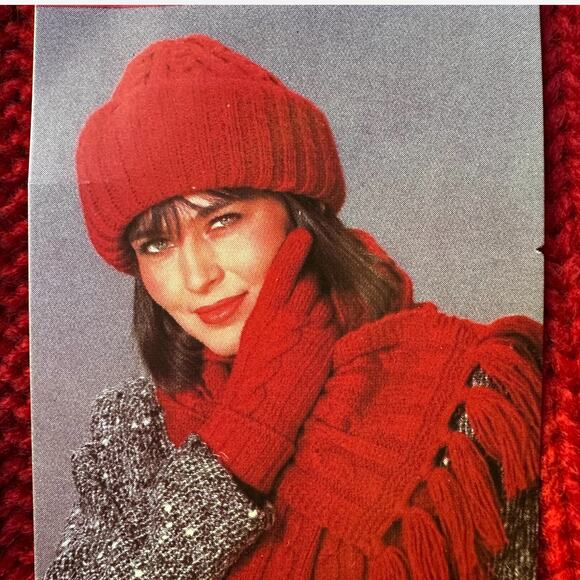 Aris Cable Knit Fringe Scarf Women’s One Size 70x8, Red - Picture 2 of 9